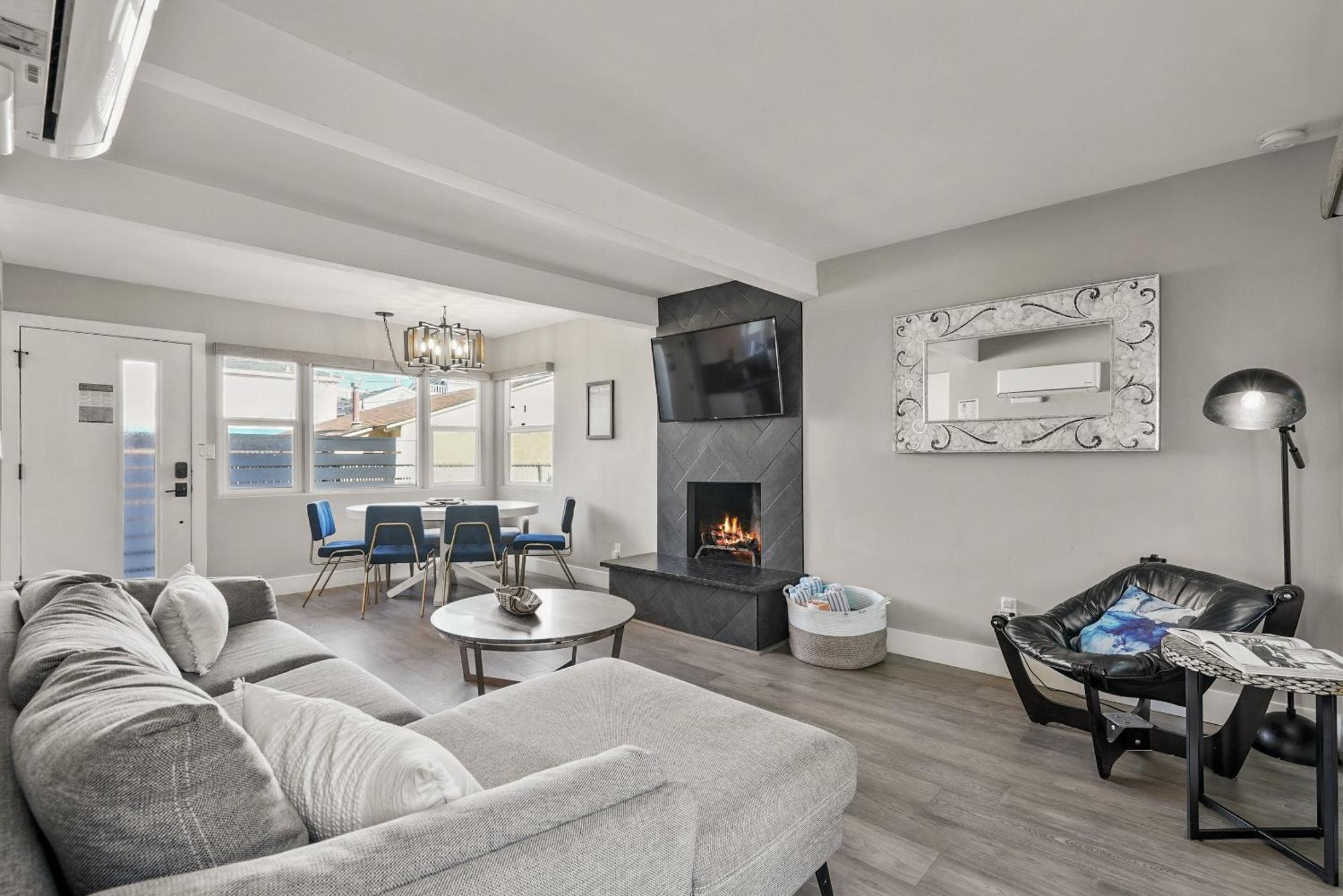 Mission Escape Near Ocean And Bay With Private Balcony Bbq And Garage Parking Holiday home *